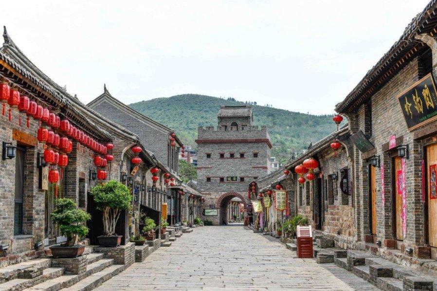 海南“村VA”迎春赛·新面孔|纵身一跃左手暴扣 这位年轻小将有力量!